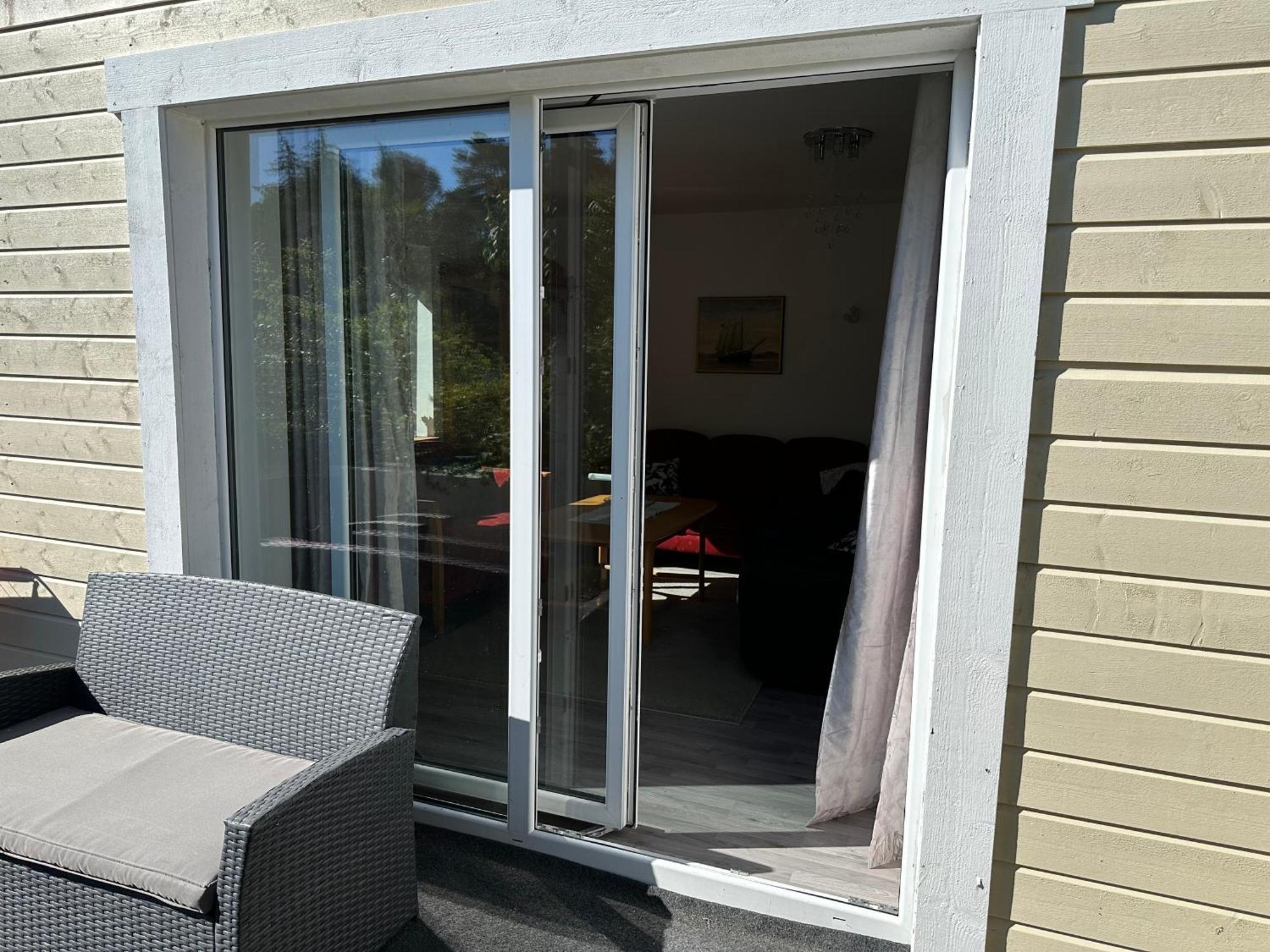 Mandal Apartment Mit Moeglichkeit Ein Boot Zu Benutzen Und Angeln 外观 照片